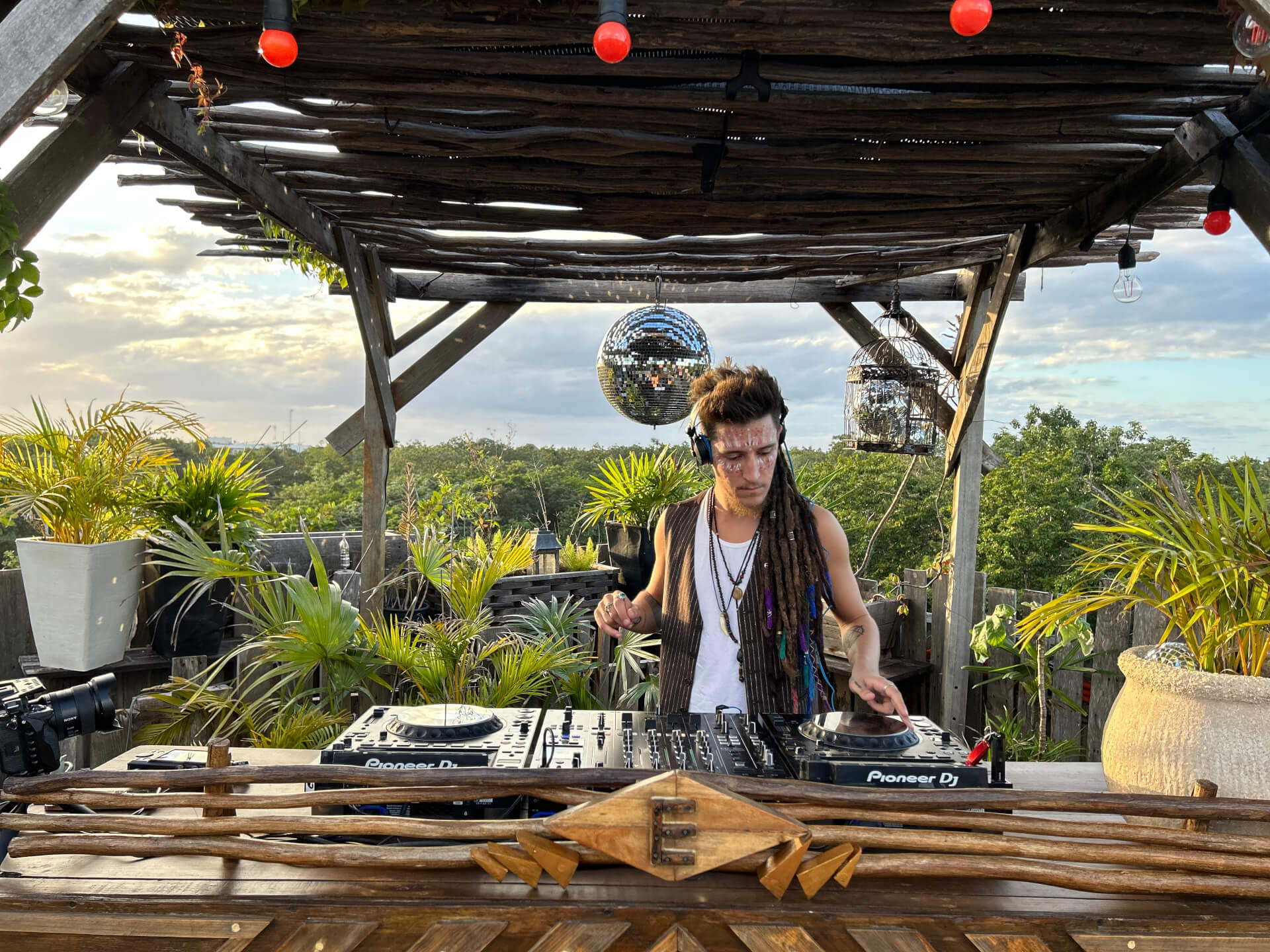 ÜNAM - Animal Planet