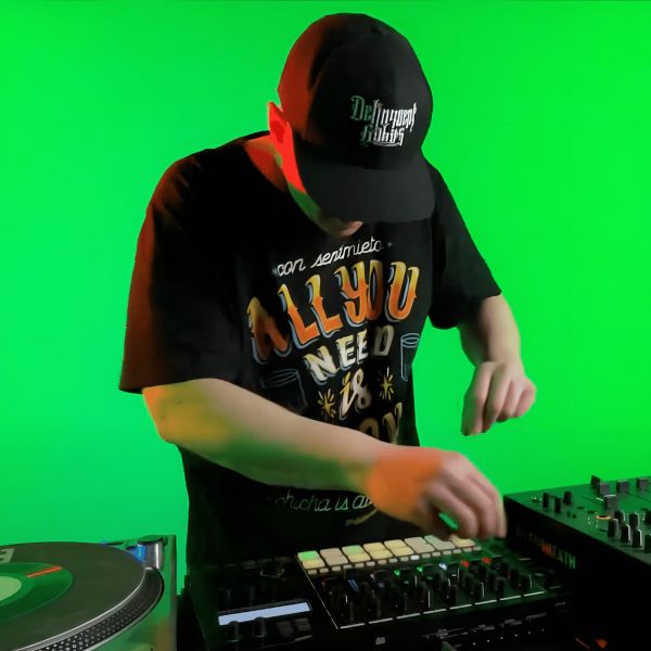 Whats going on with QECHUABOi?